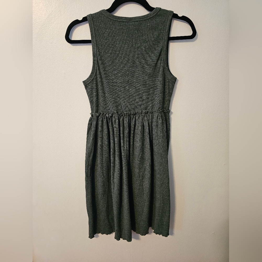 Elegant Green Sleeveless Mini Dress - Picture 2 of 6